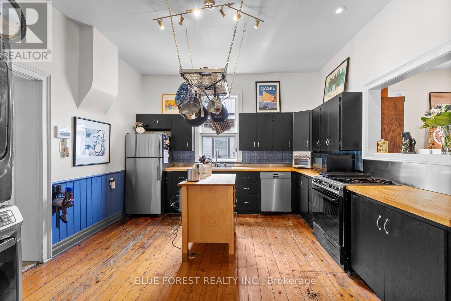 550 Elizabeth Street Property Photo 25