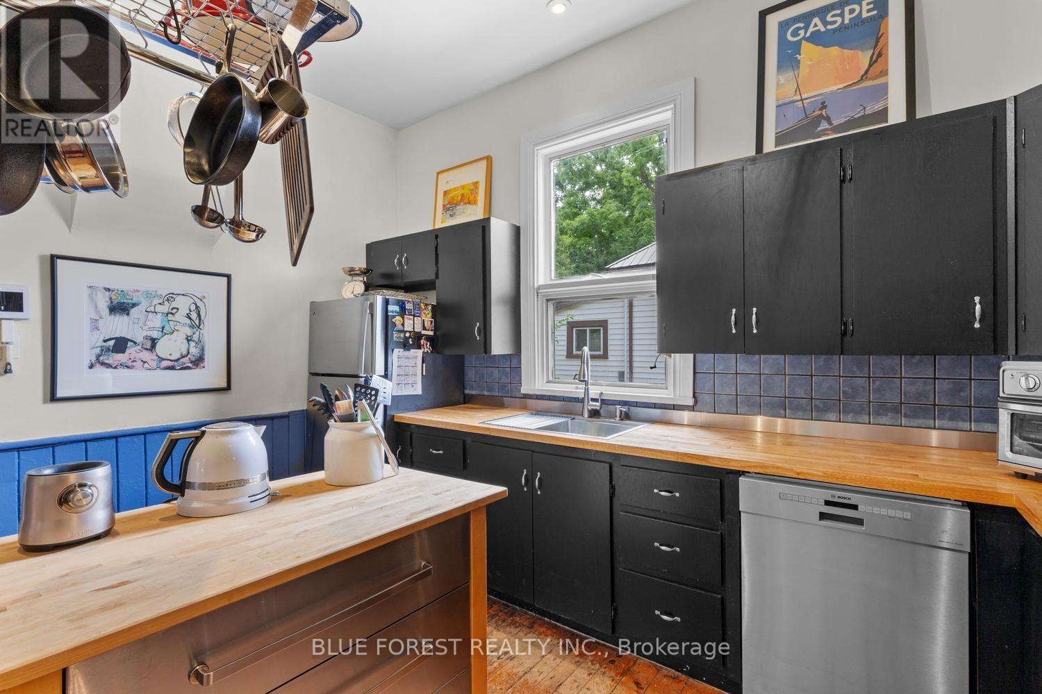 550 Elizabeth Street Property Photo 27