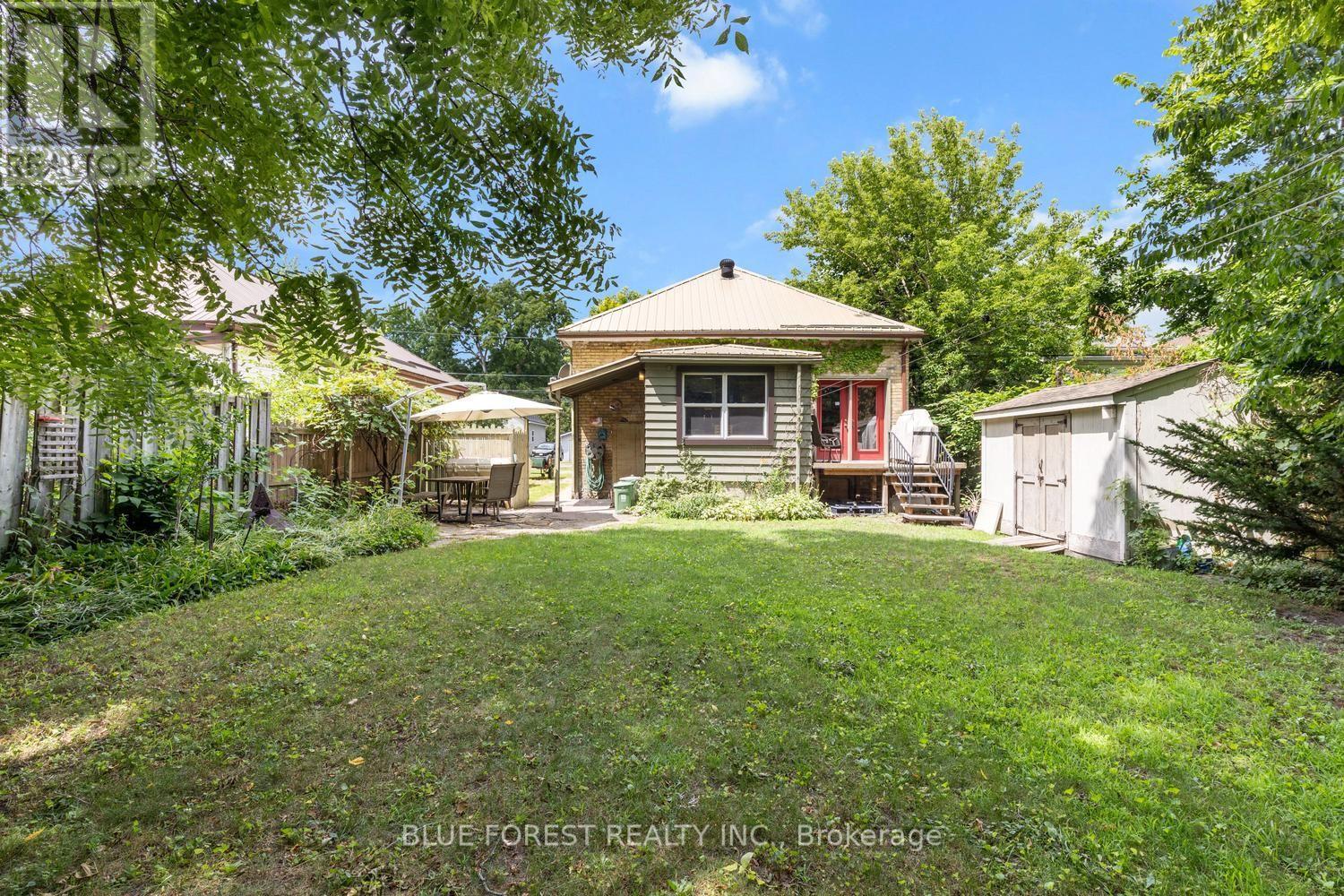 550 Elizabeth Street Property Photo 34