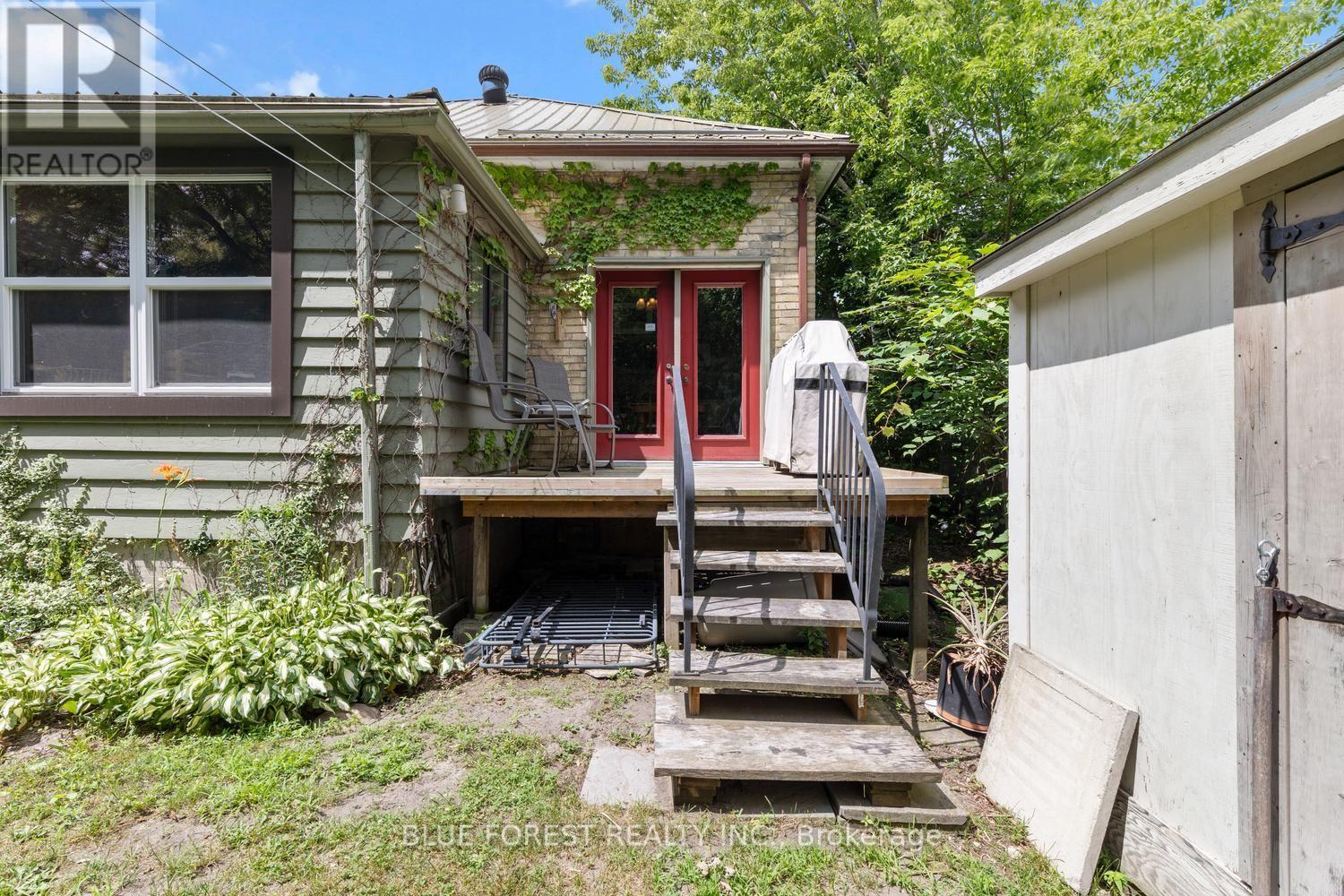 550 Elizabeth Street Property Photo 35