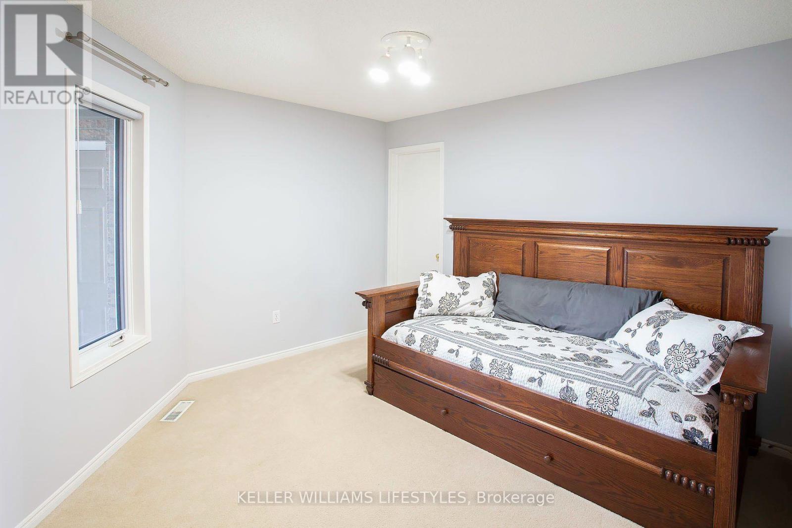 21 - 861 Shelborne Street Property Photo 18