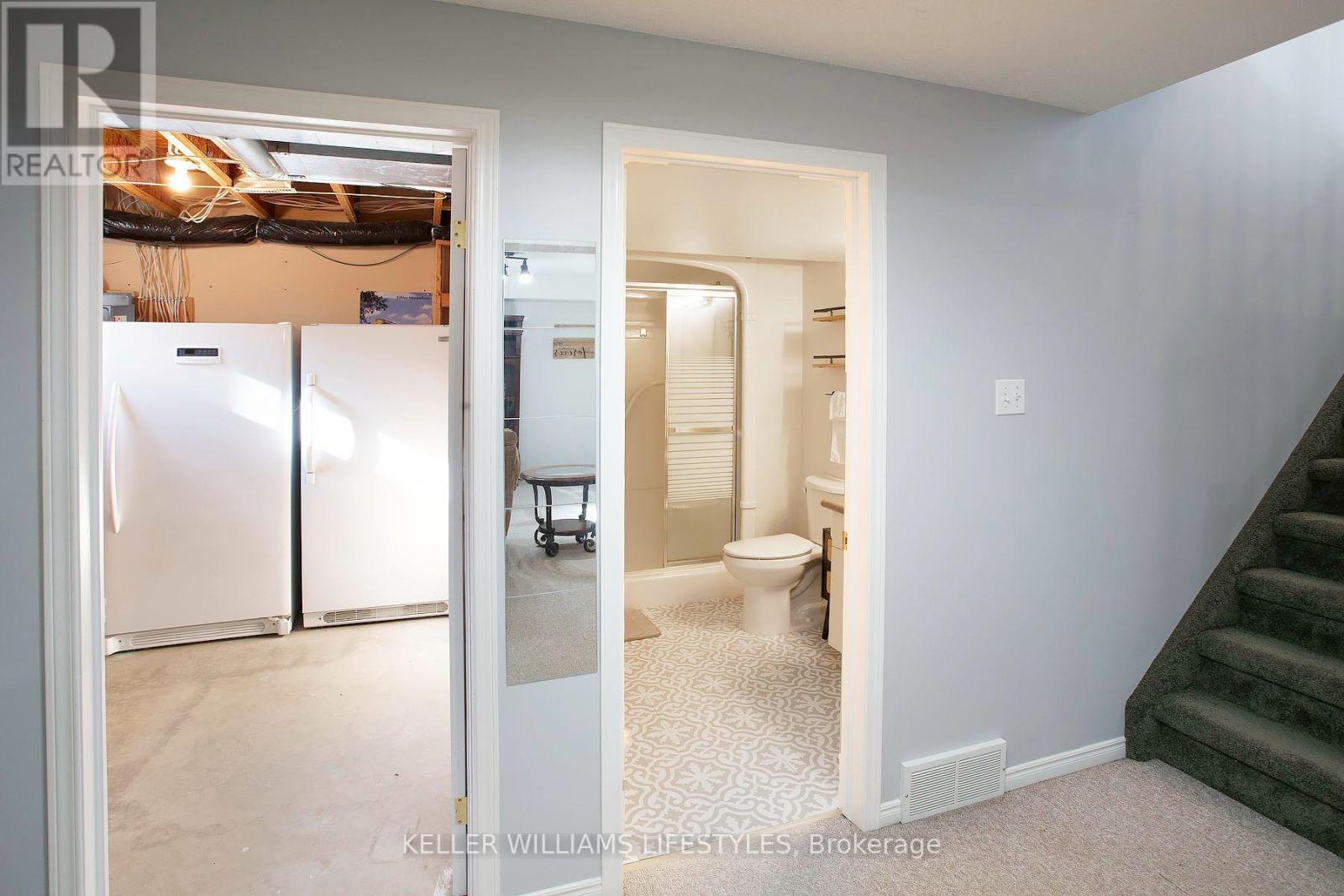 21 - 861 Shelborne Street Property Photo 27