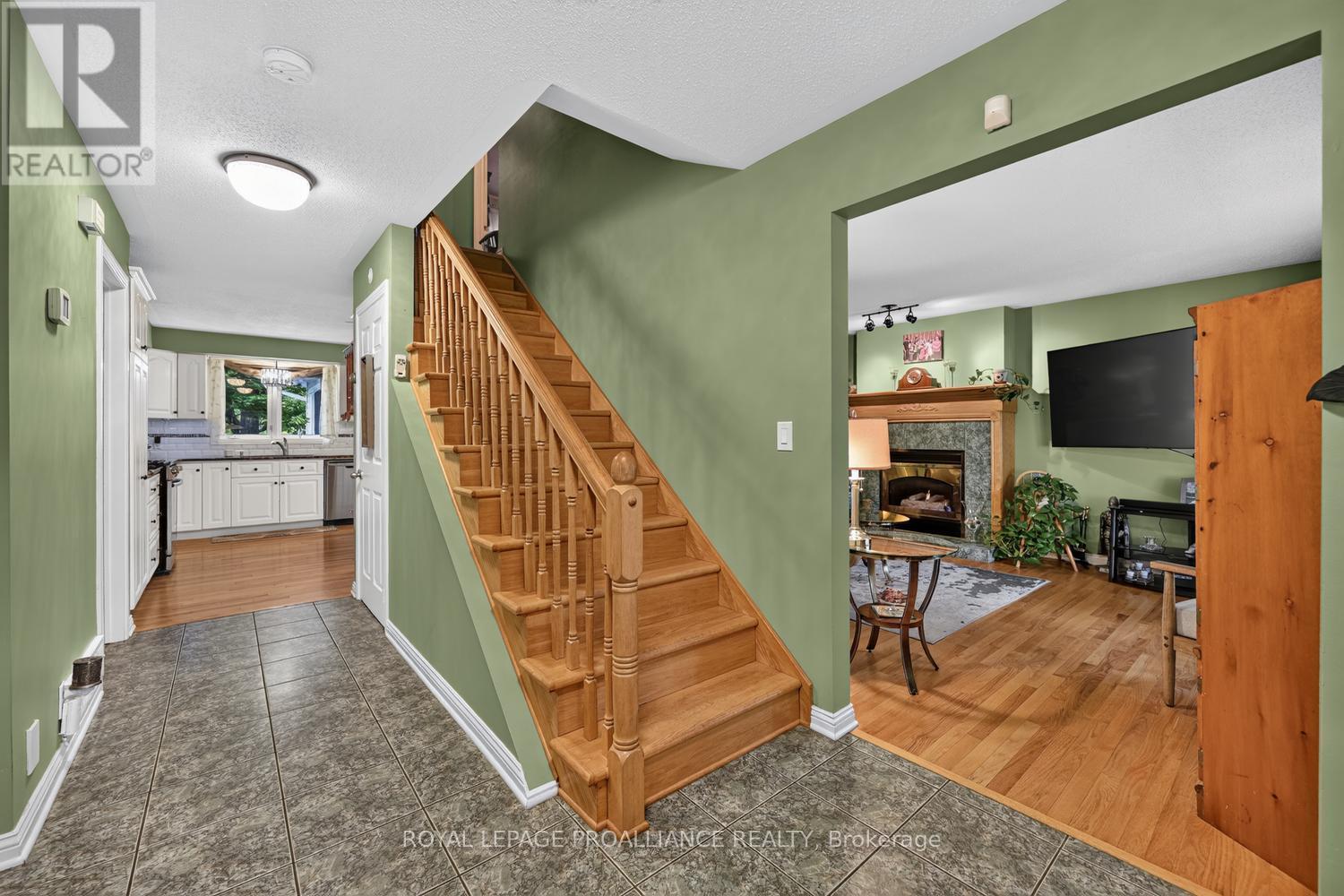 132 Kingston Crescent Property Photo 13