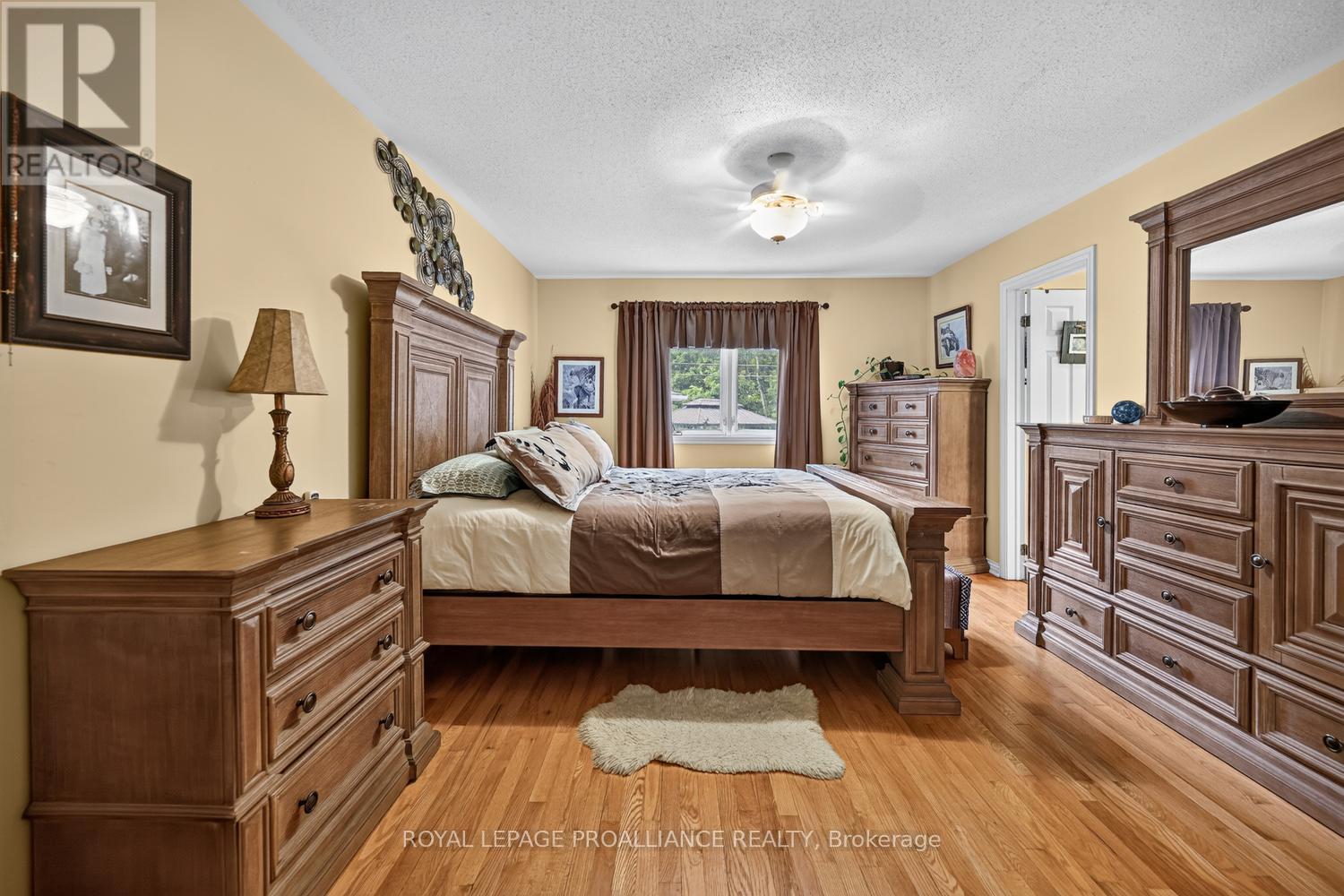 132 Kingston Crescent Property Photo 15