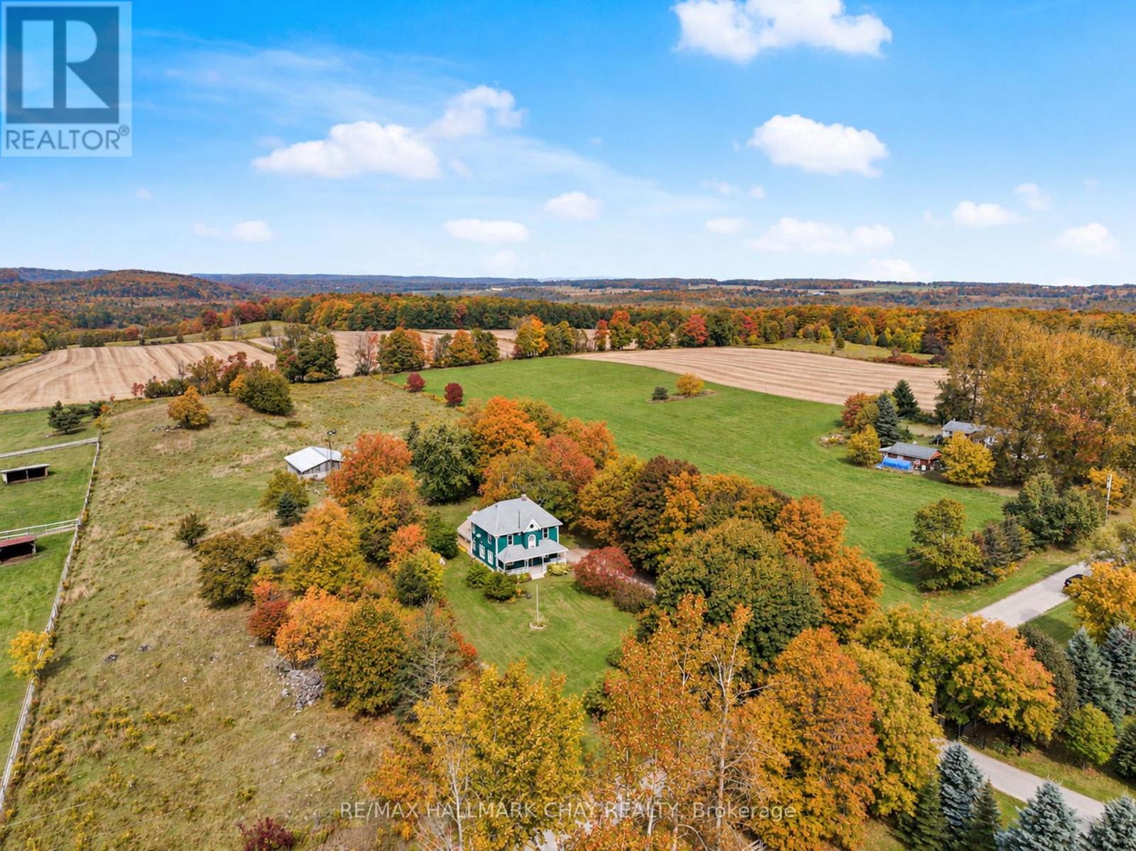 347357 15 Side Road Property Photo 2