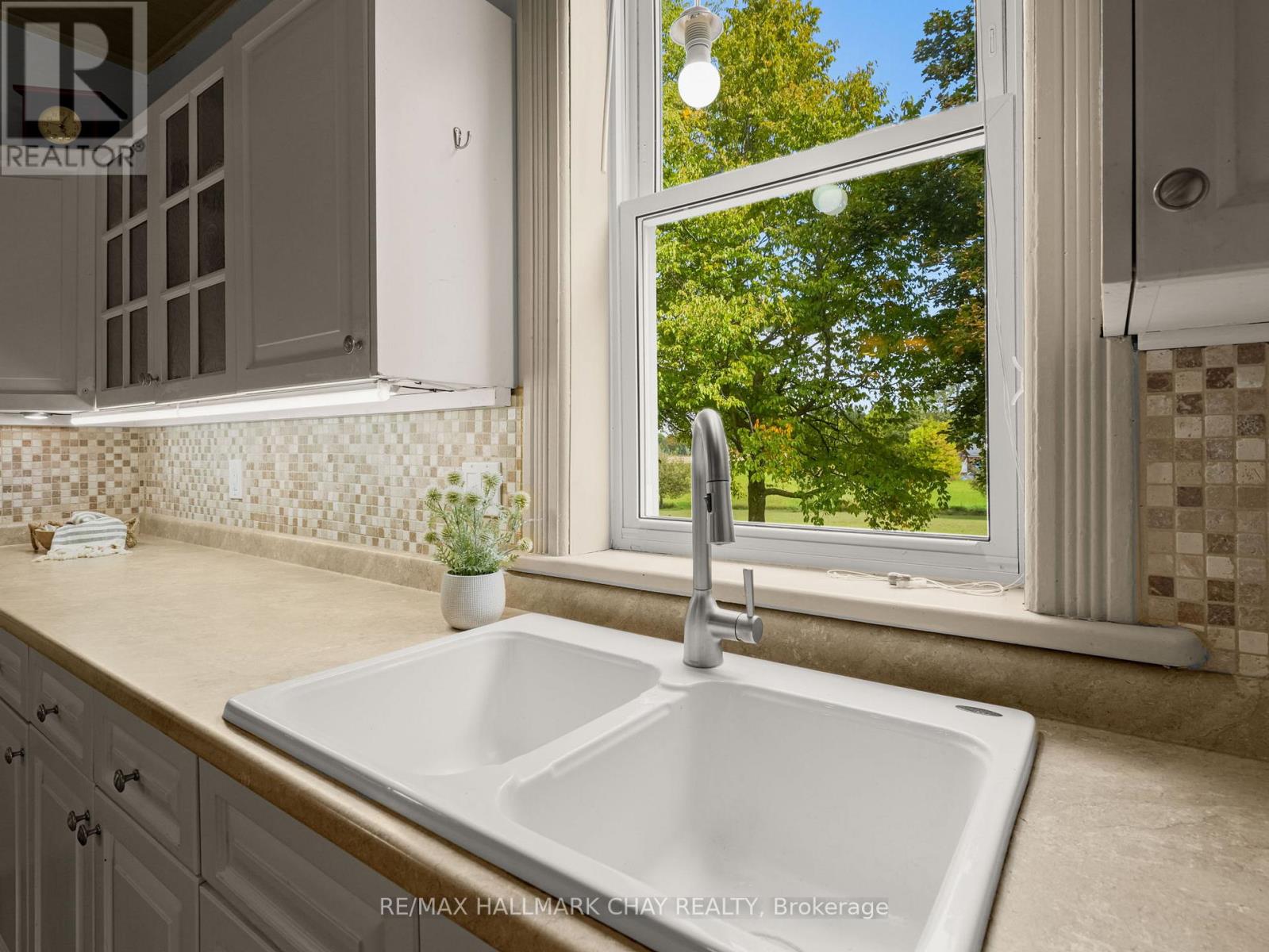 347357 15 Side Road Property Photo 14