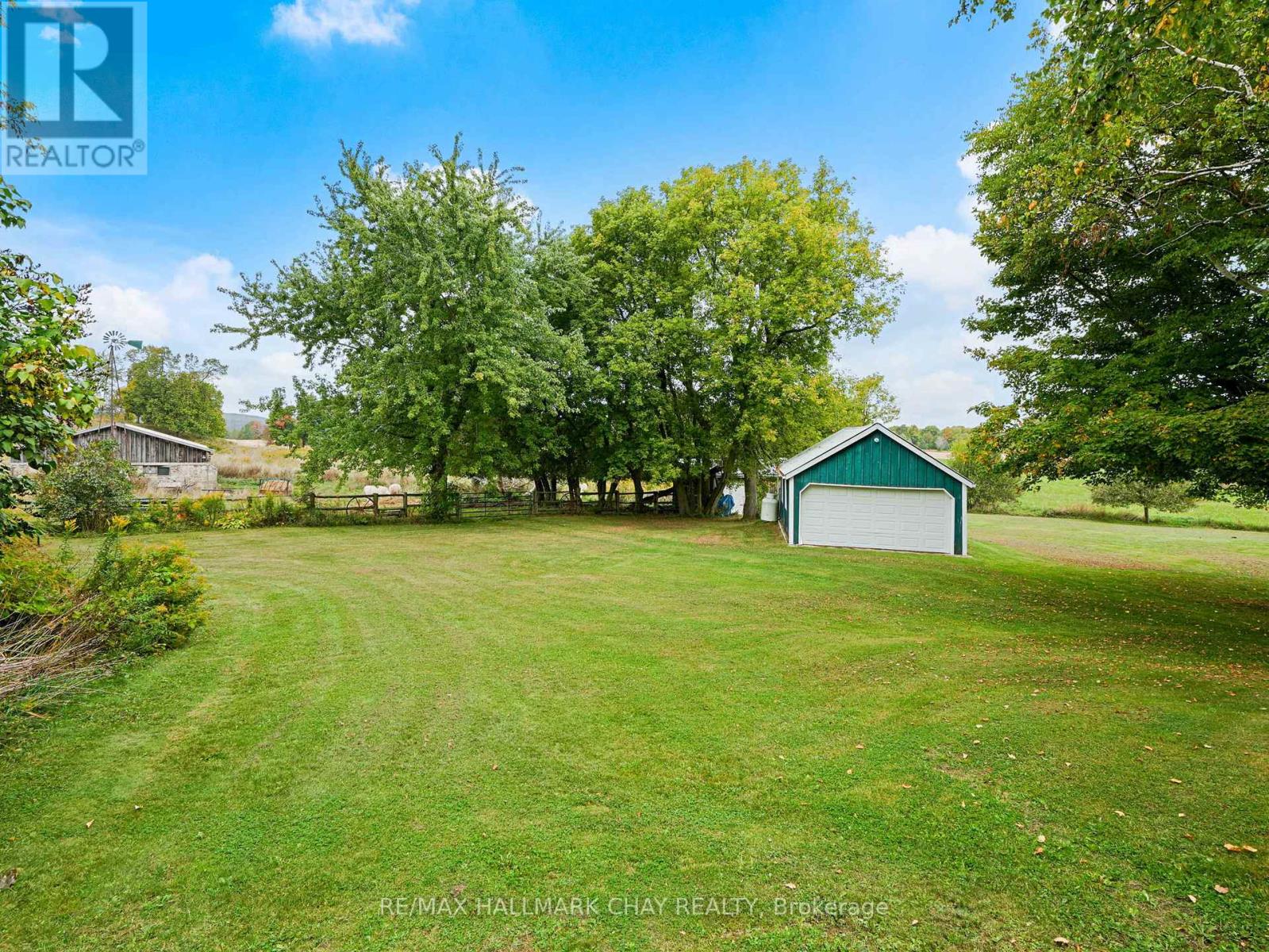 347357 15 Side Road Property Photo 34