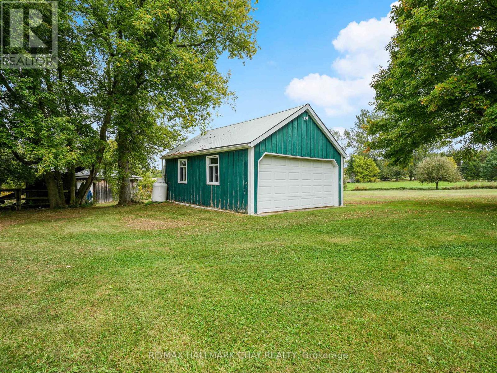 347357 15 Side Road Property Photo 35