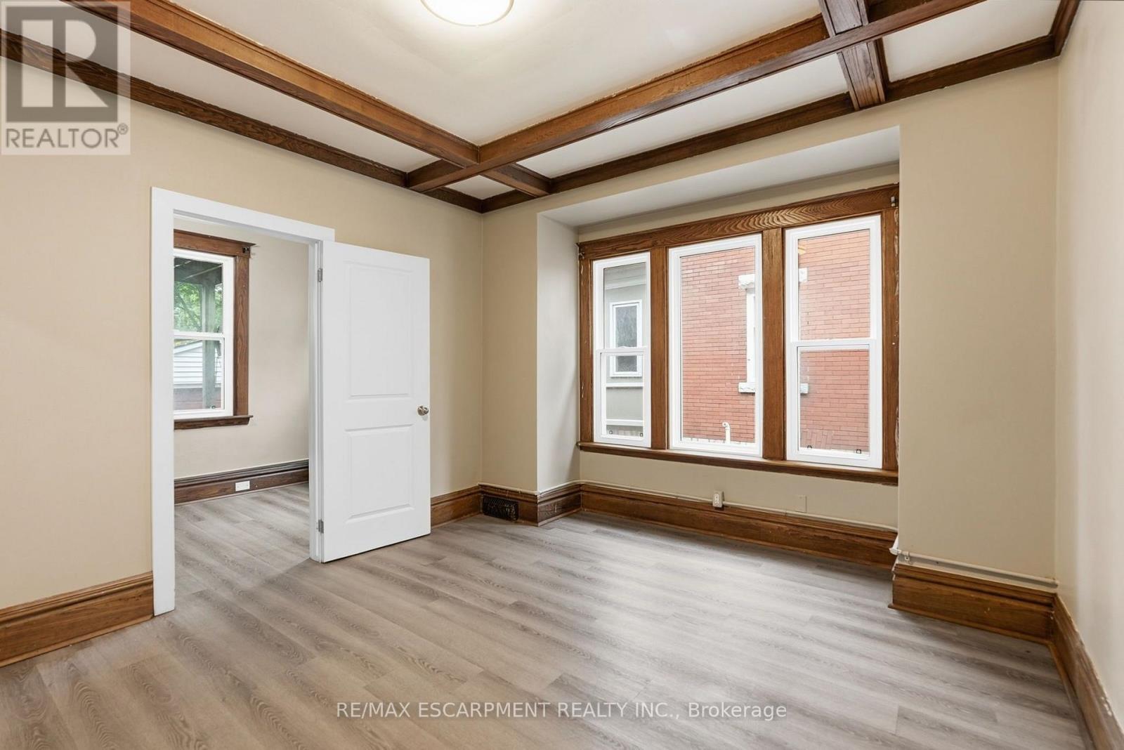 63 Melrose Avenue S Property Photo 7
