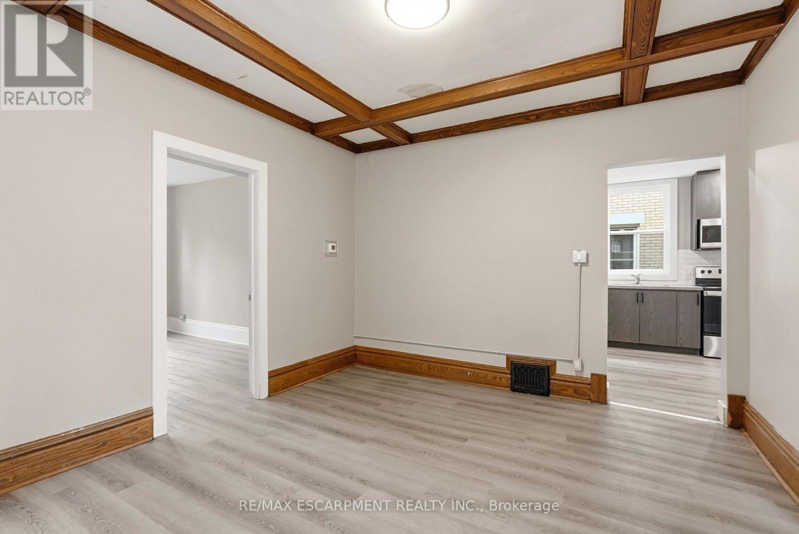 63 Melrose Avenue S Property Photo 8
