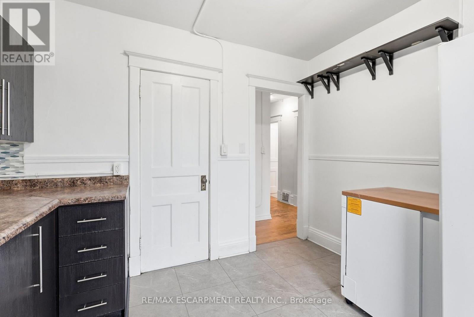 63 Melrose Avenue S Property Photo 15