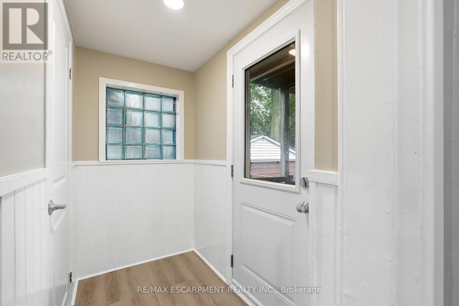 63 Melrose Avenue S Property Photo 16
