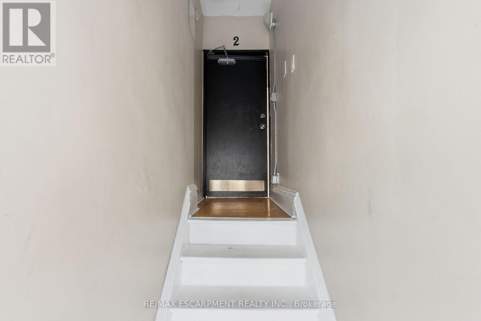 63 Melrose Avenue S Property Photo 17