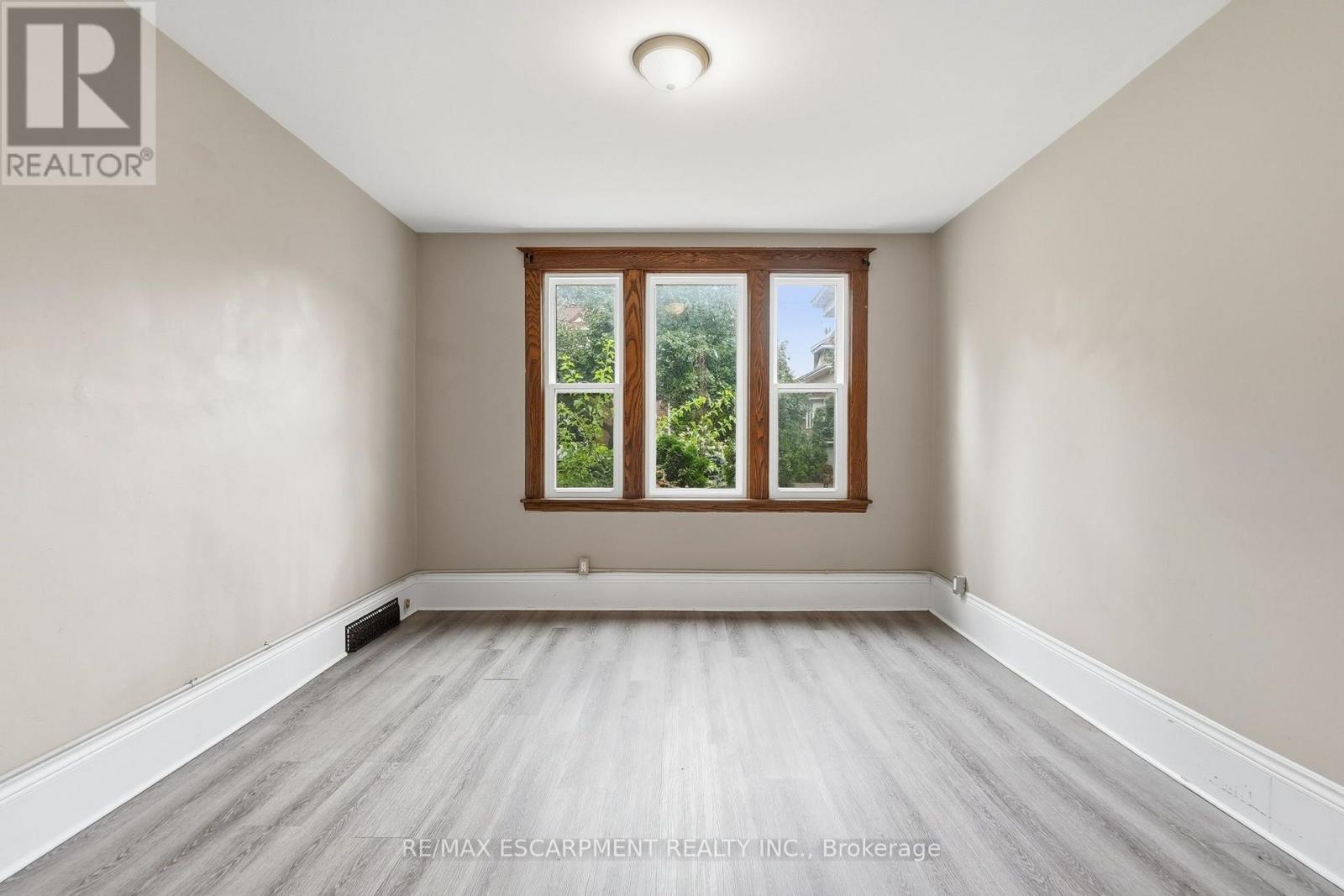 63 Melrose Avenue S Property Photo 22