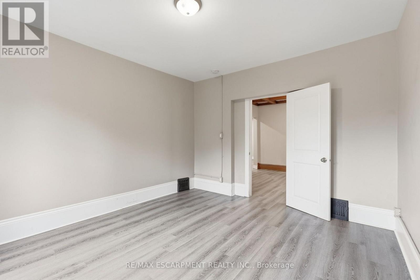 63 Melrose Avenue S Property Photo 23