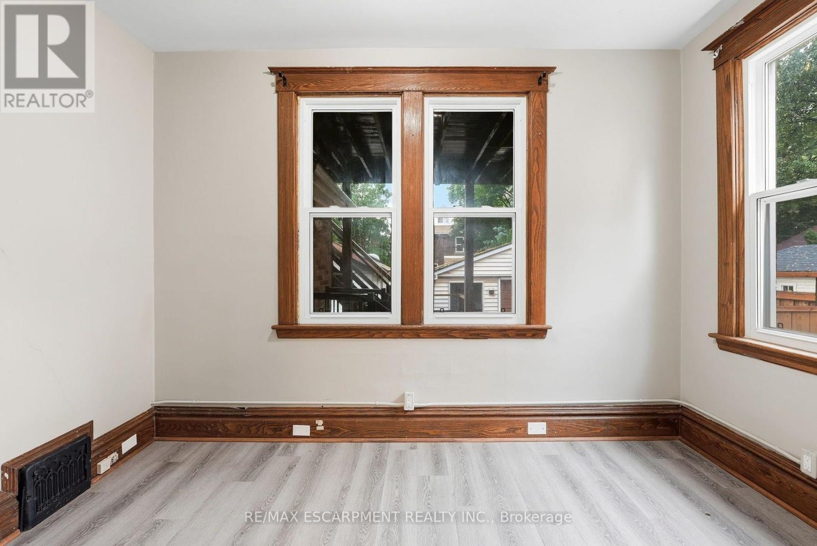 63 Melrose Avenue S Property Photo 24