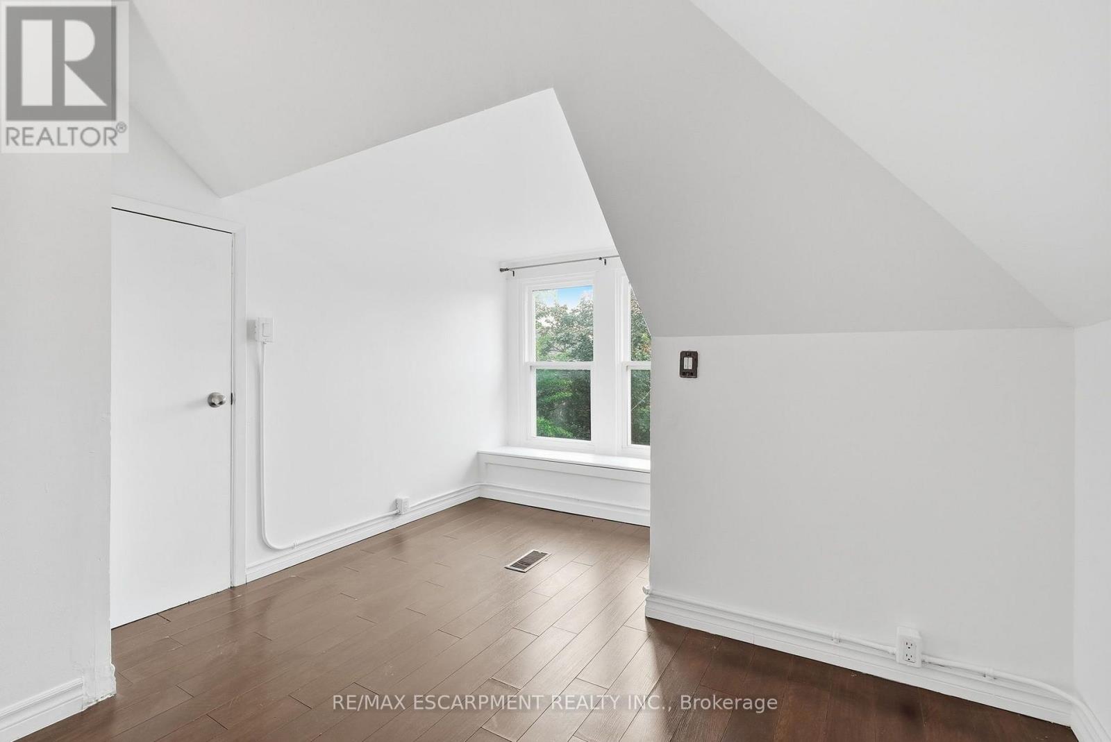 63 Melrose Avenue S Property Photo 34