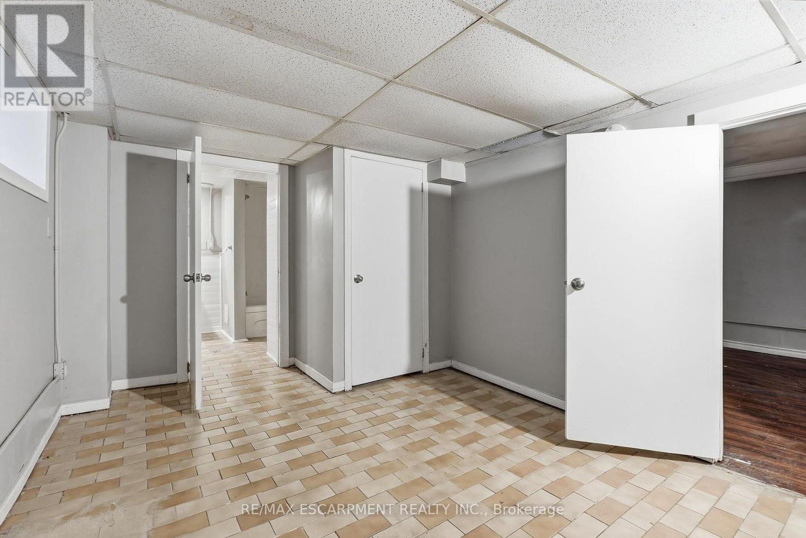 63 Melrose Avenue S Property Photo 35