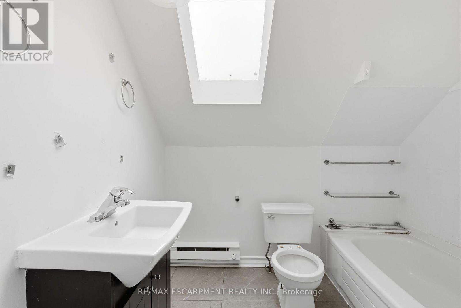 63 Melrose Avenue S Property Photo 37