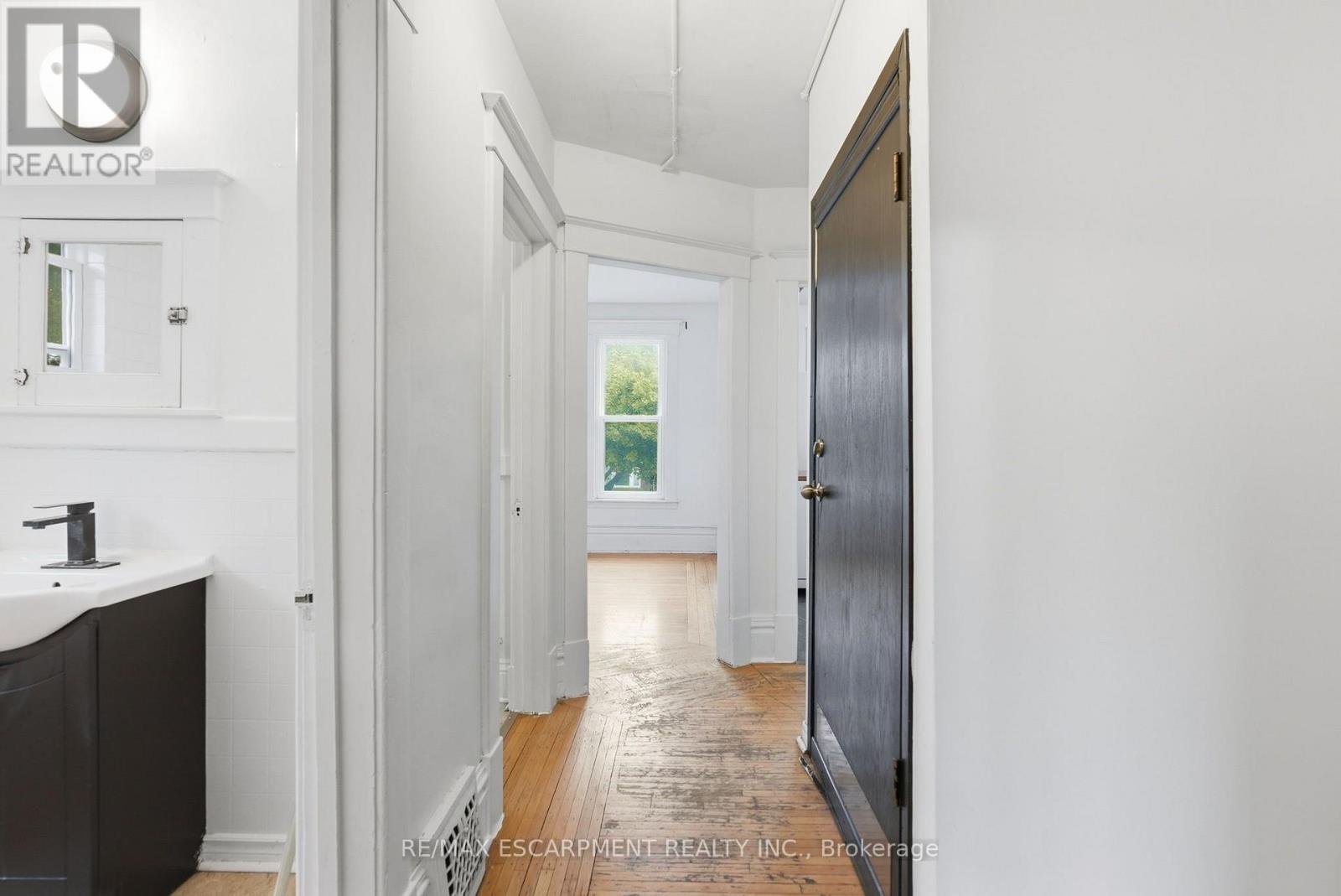 63 Melrose Avenue S Property Photo 38