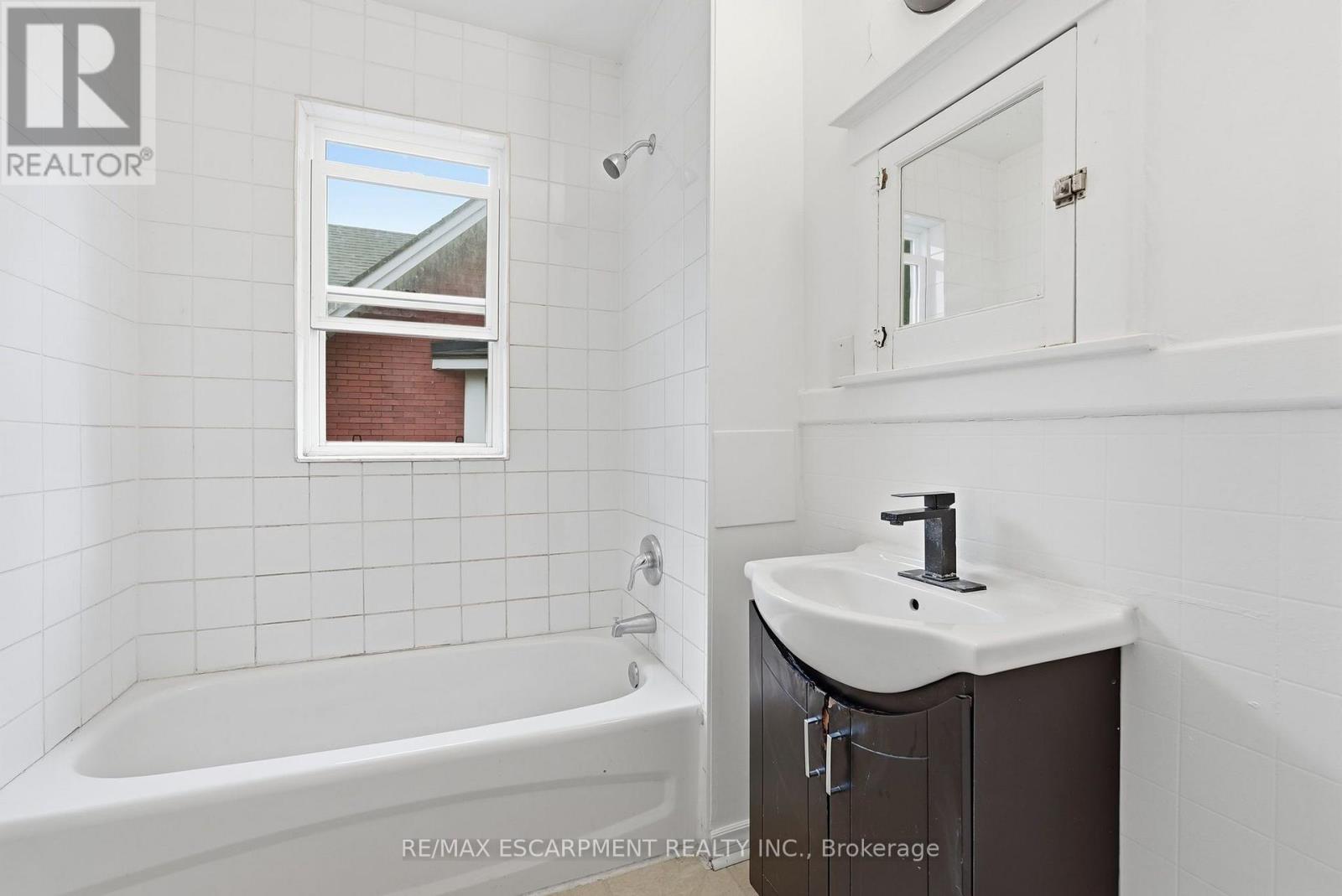 63 Melrose Avenue S Property Photo 39