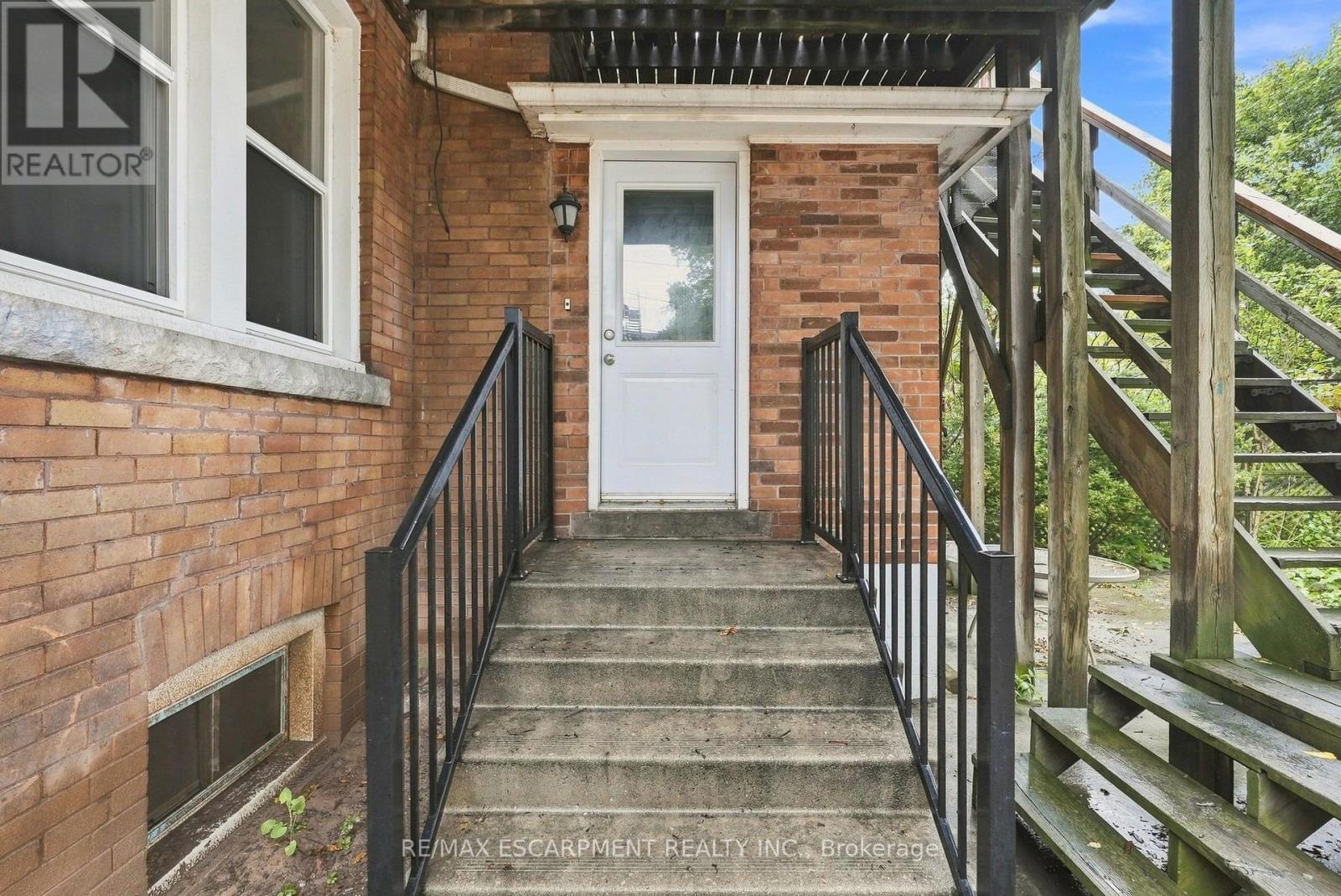 63 Melrose Avenue S Property Photo 43