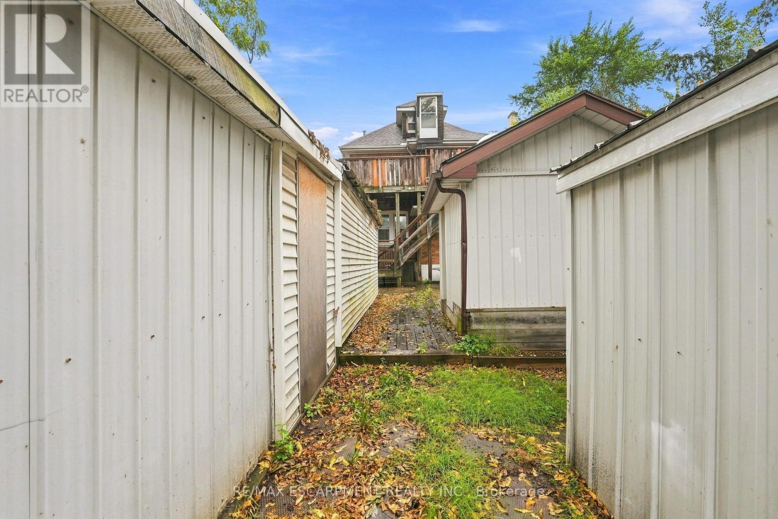 63 Melrose Avenue S Property Photo 49