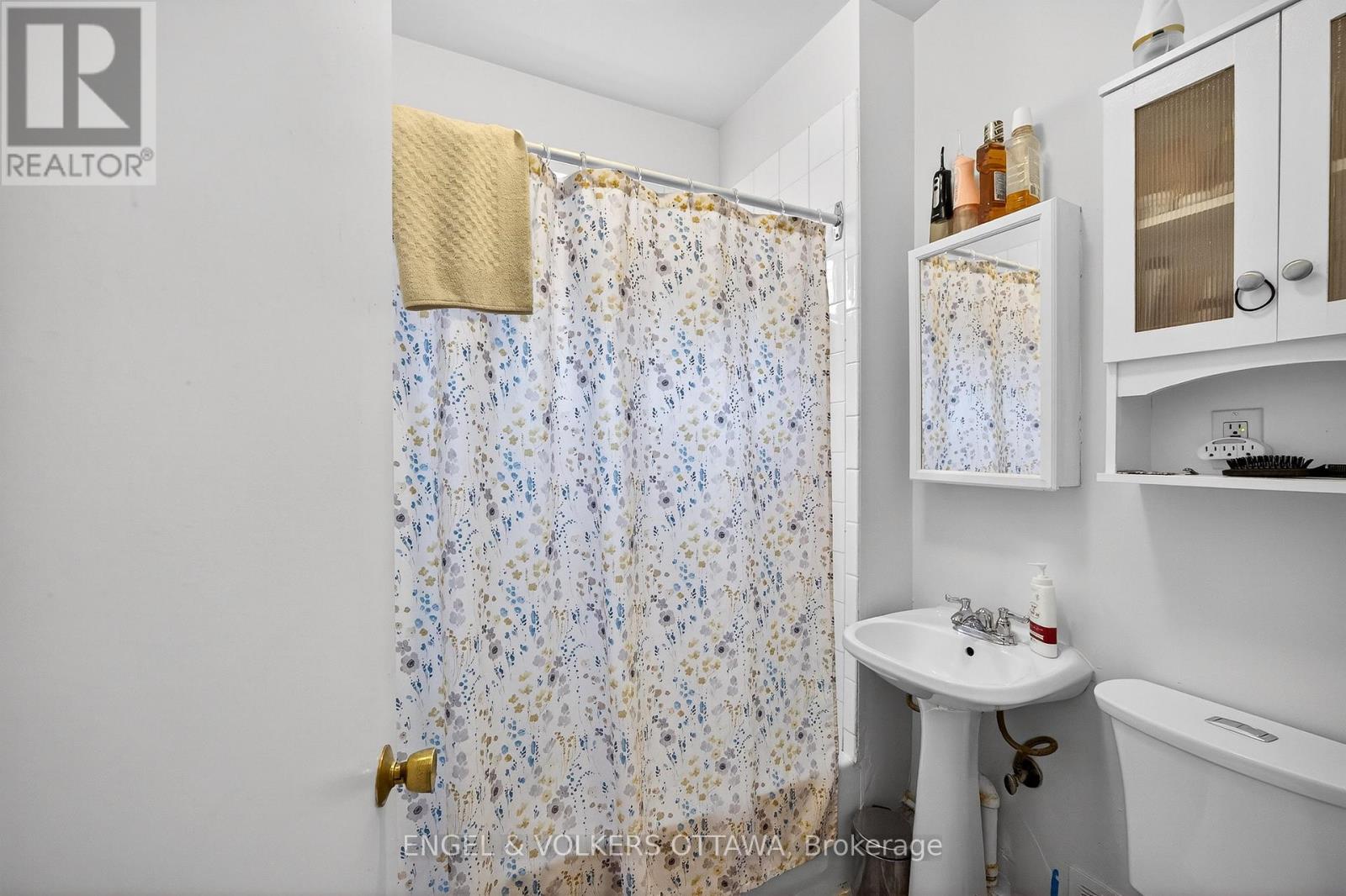 251 Arlington Avenue Property Photo 12