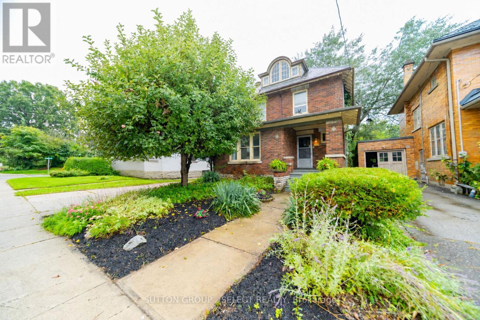 239 Ridout Street S Property Photo 2