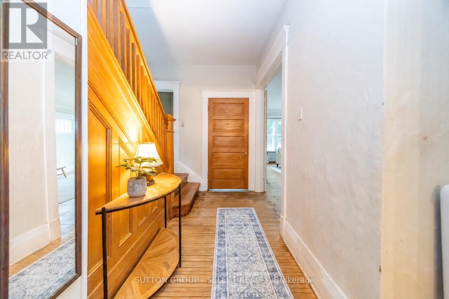 239 Ridout Street S Property Photo 9