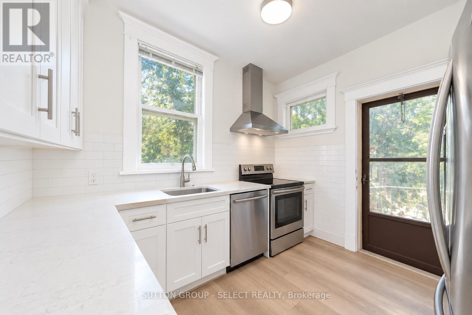 239 Ridout Street S Property Photo 19