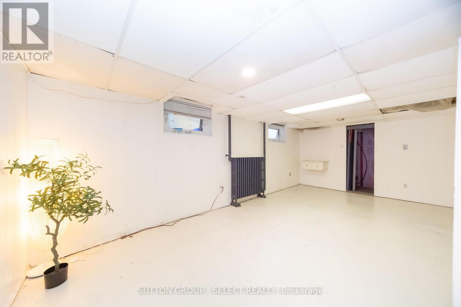 239 Ridout Street S Property Photo 40