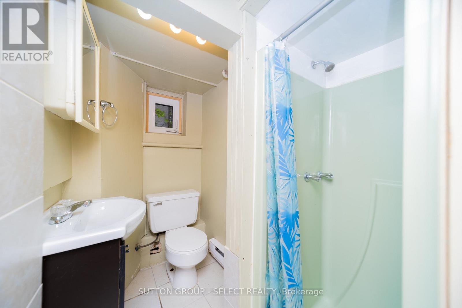 239 Ridout Street S Property Photo 43