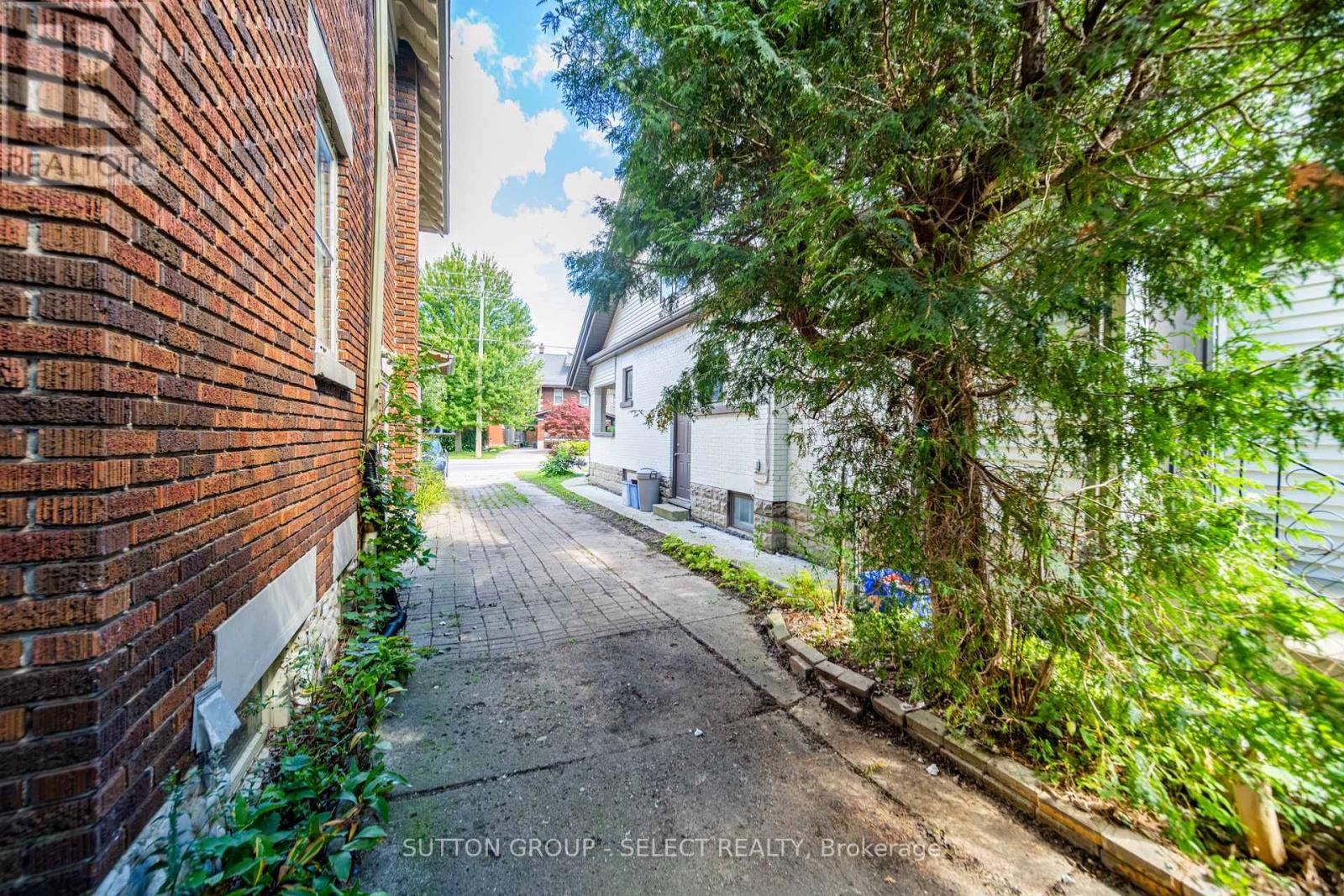239 Ridout Street S Property Photo 47