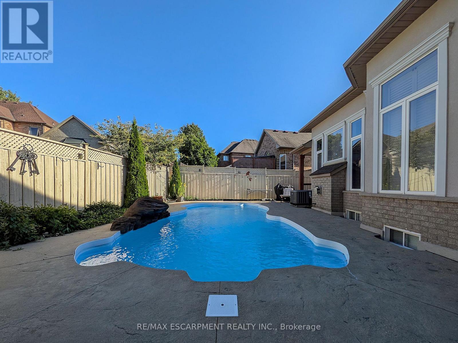 151 Moore Crescent Property Photo 38