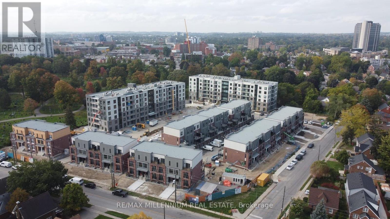 209 - 107 ROGERS STREET Property Photo 1