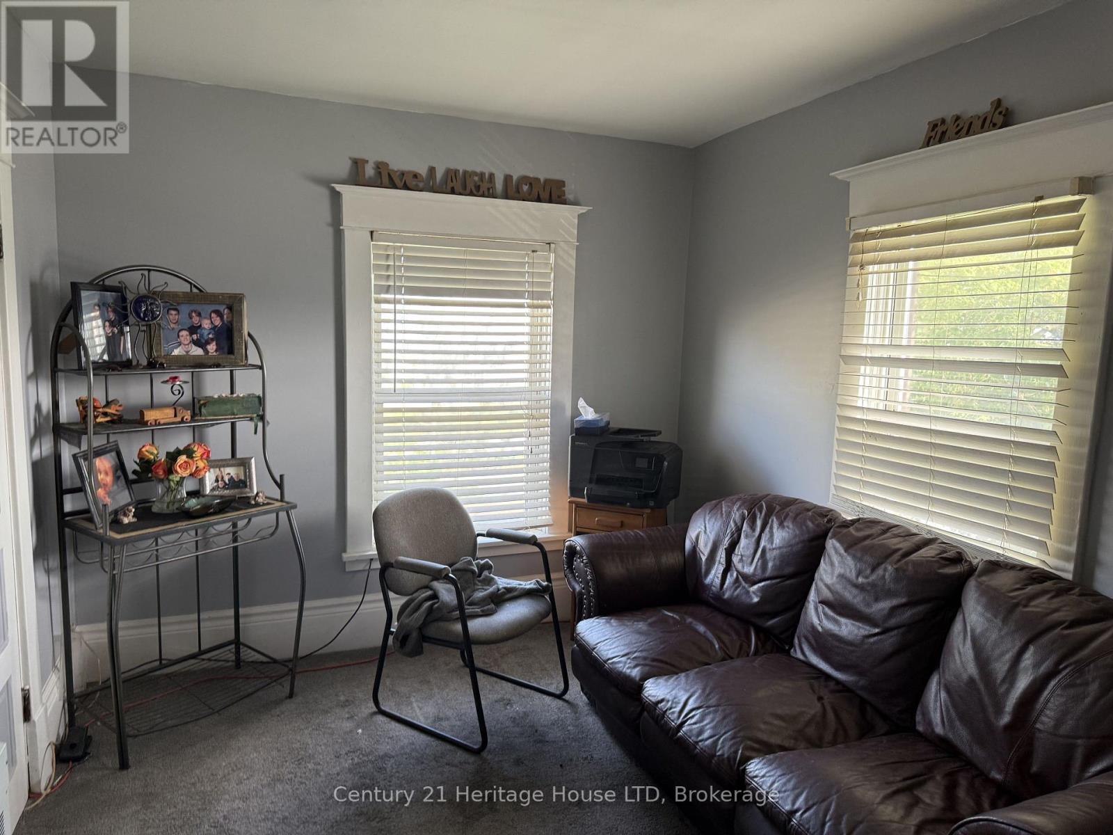 31 Pine Street N Property Photo 5