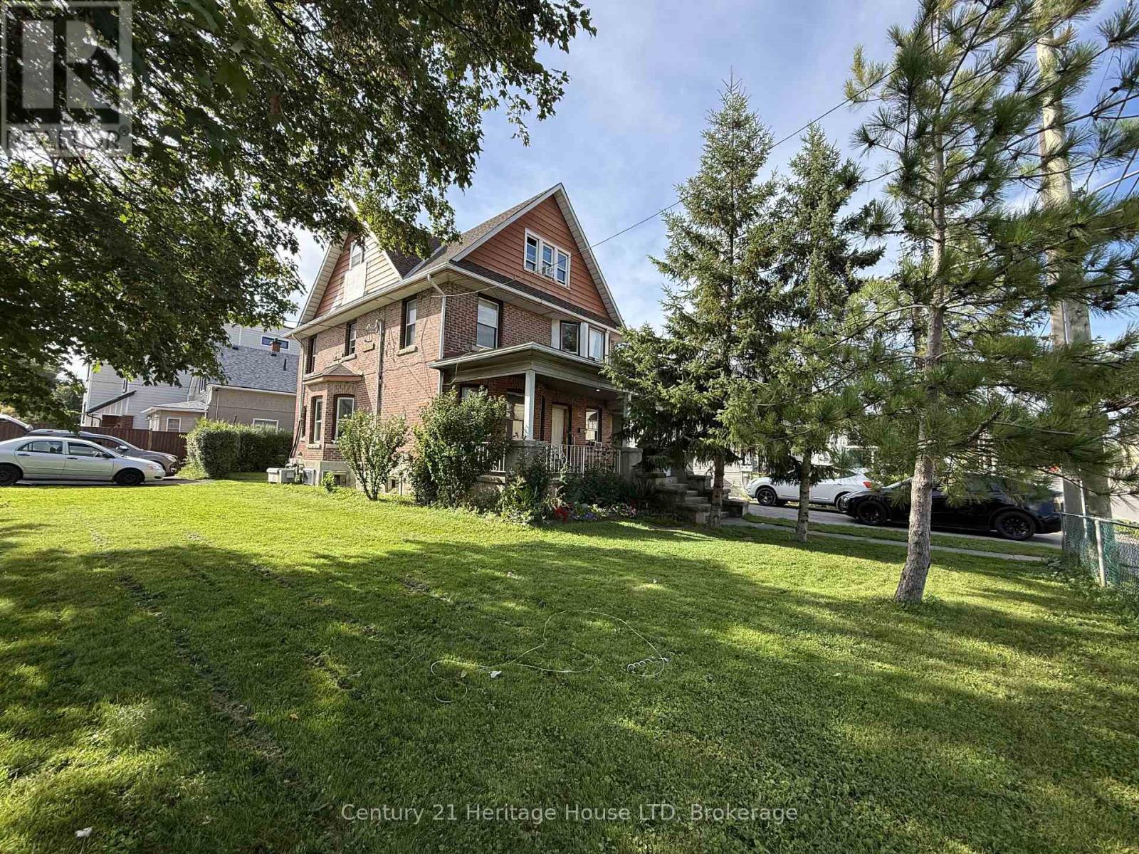 31 Pine Street N Property Photo 8