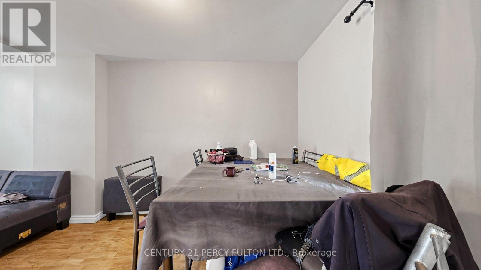 207-209 Victoria Avenue N Property Photo 15