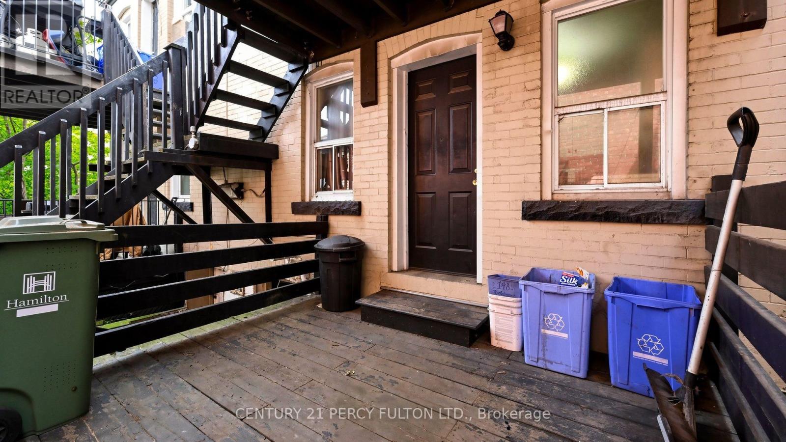 207-209 Victoria Avenue N Property Photo 27