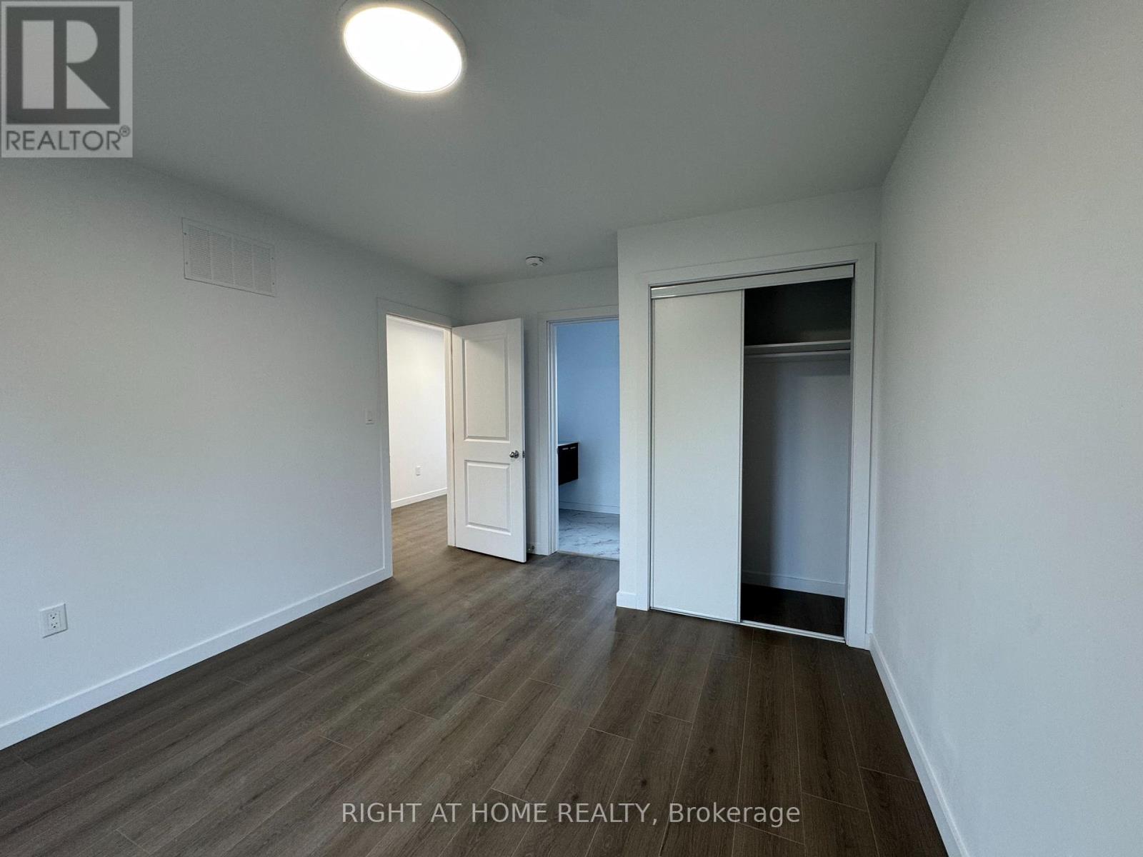(main) - 107 Highriver Trail Property Photo 14