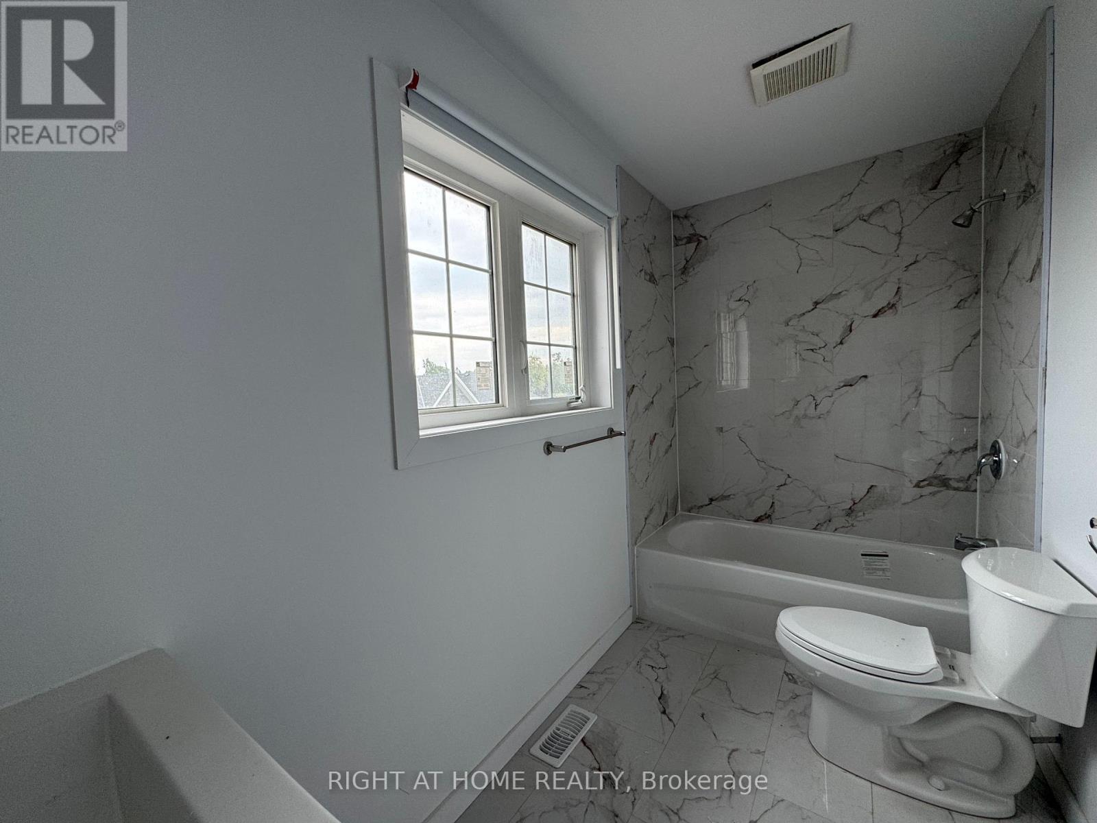 (main) - 107 Highriver Trail Property Photo 16