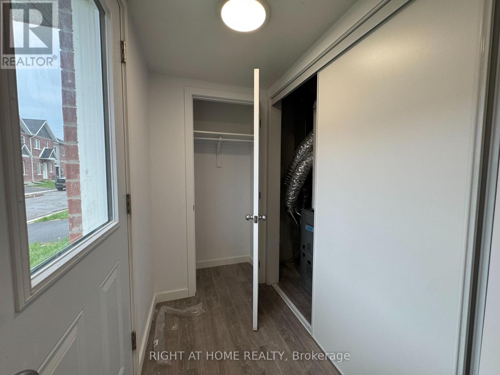 (main) - 99 Highriver Trail Property Photo 3