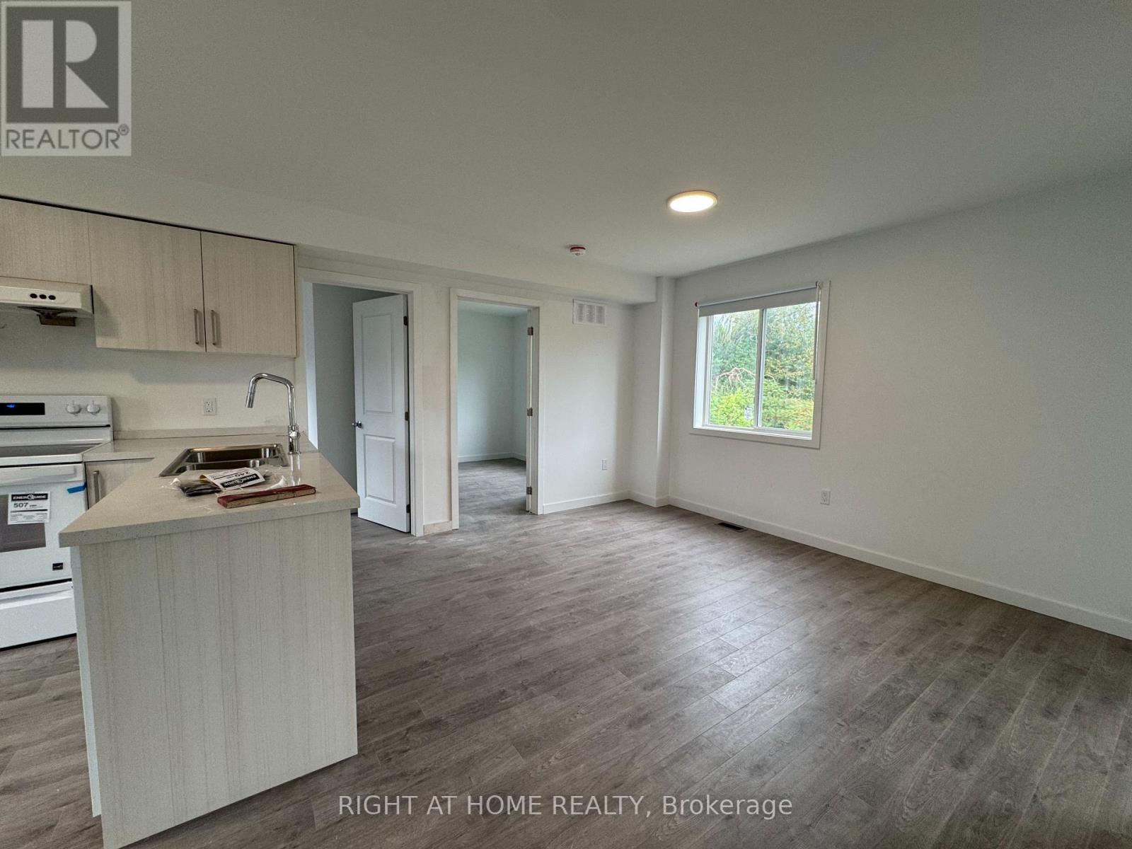 (main) - 99 Highriver Trail Property Photo 4