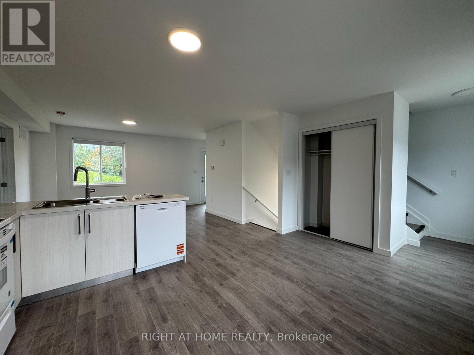 (main) - 99 Highriver Trail Property Photo 7