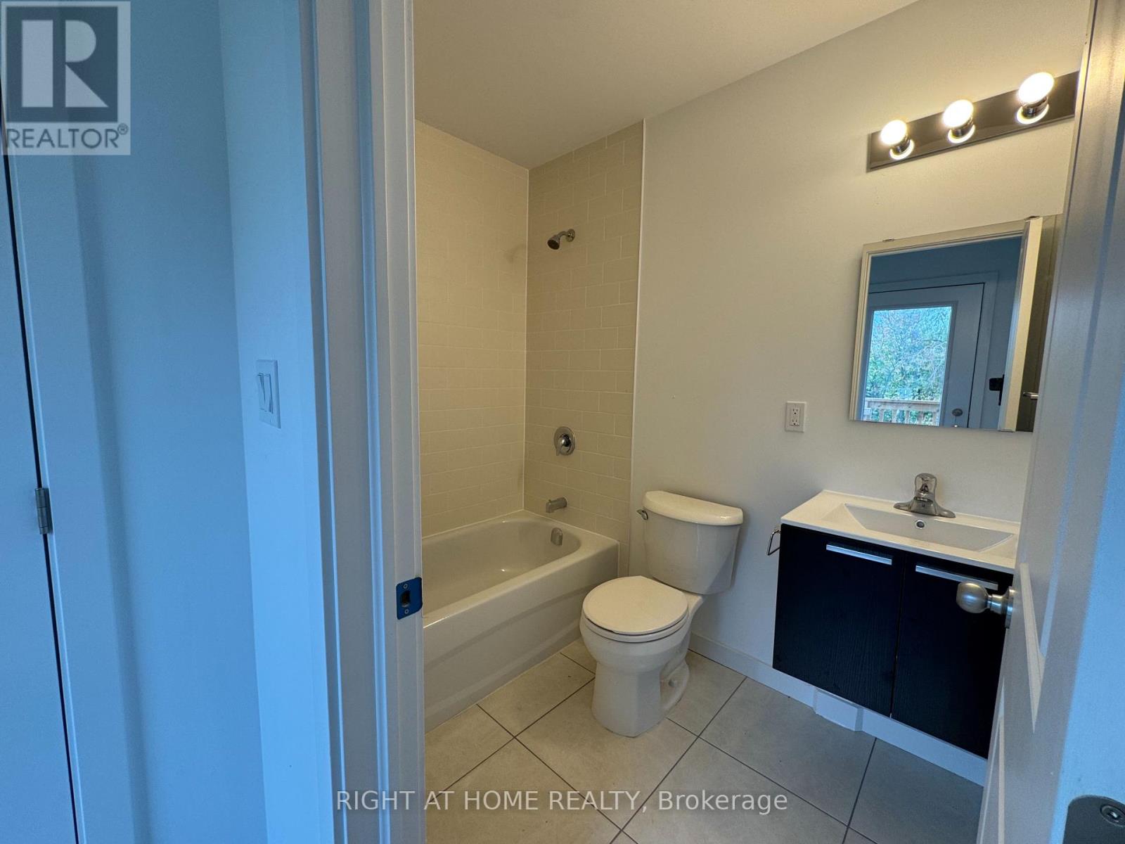 (main) - 99 Highriver Trail Property Photo 8