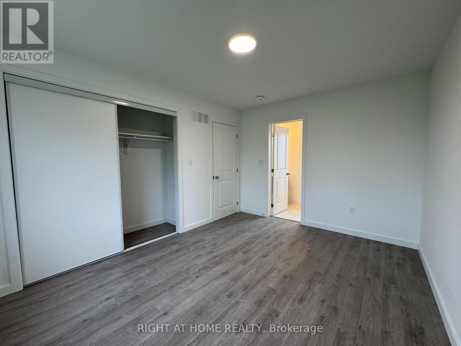 (main) - 99 Highriver Trail Property Photo 14