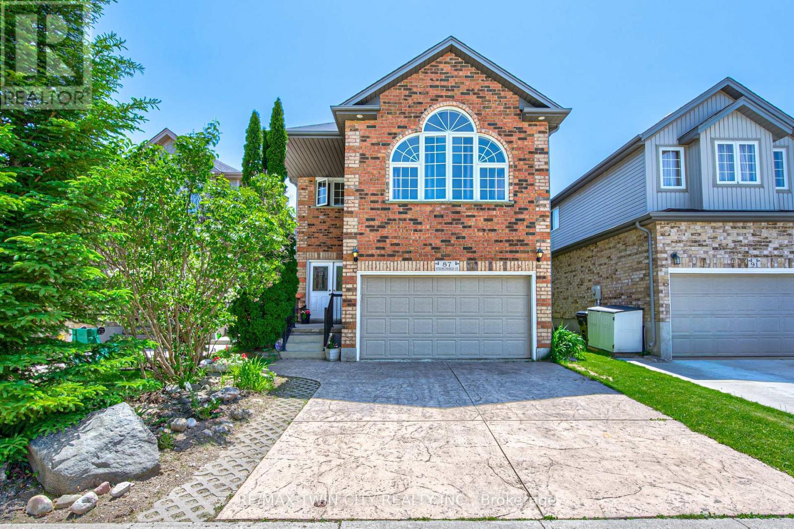 87 Steepleridge Street Property Photo 1
