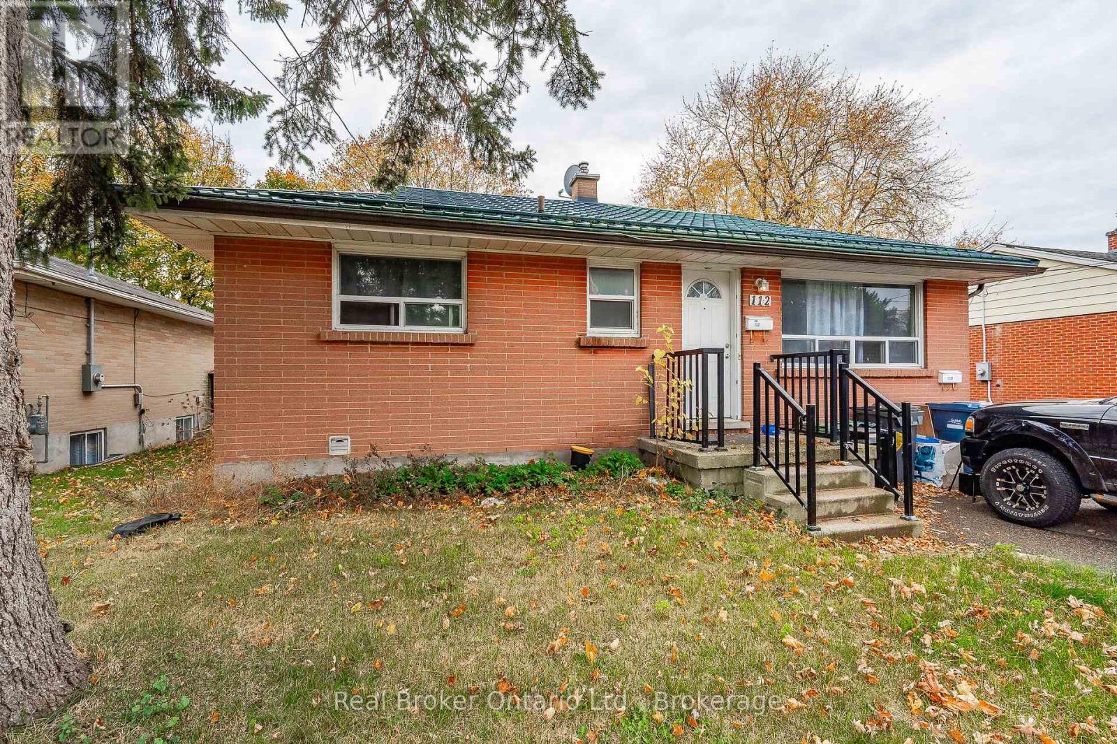 112 VICTORIA ROAD N Property Photo 1