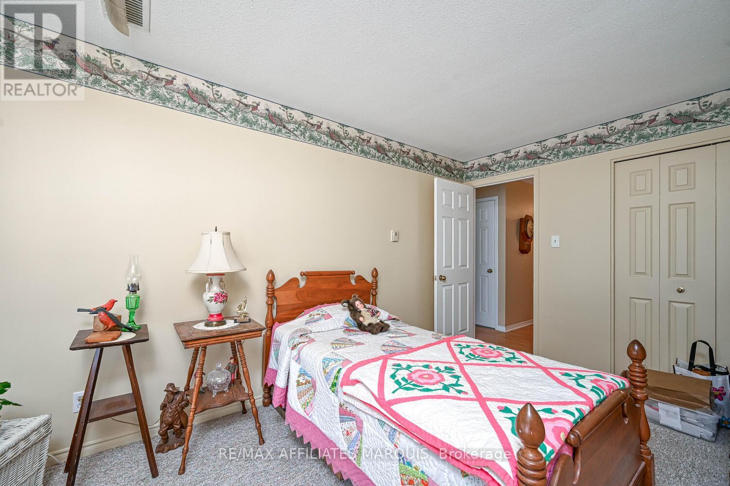 208 - 10 Armstrong Drive Property Photo 28